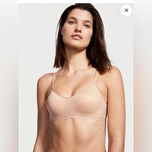 VICTORIA'S SECRET BARE Angelight Wireless Scoop Lounge Bra - Almond Kiss